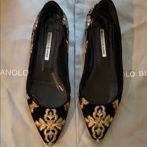 Black velvet embellished flats